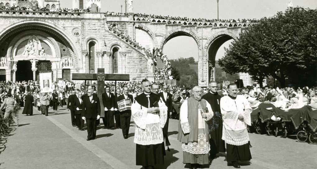 1959 Friedenskreuz in Lourdes