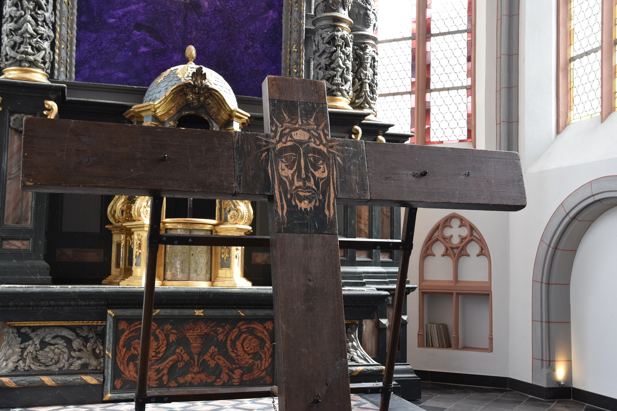 Friedenskreuz in Citykirche AC